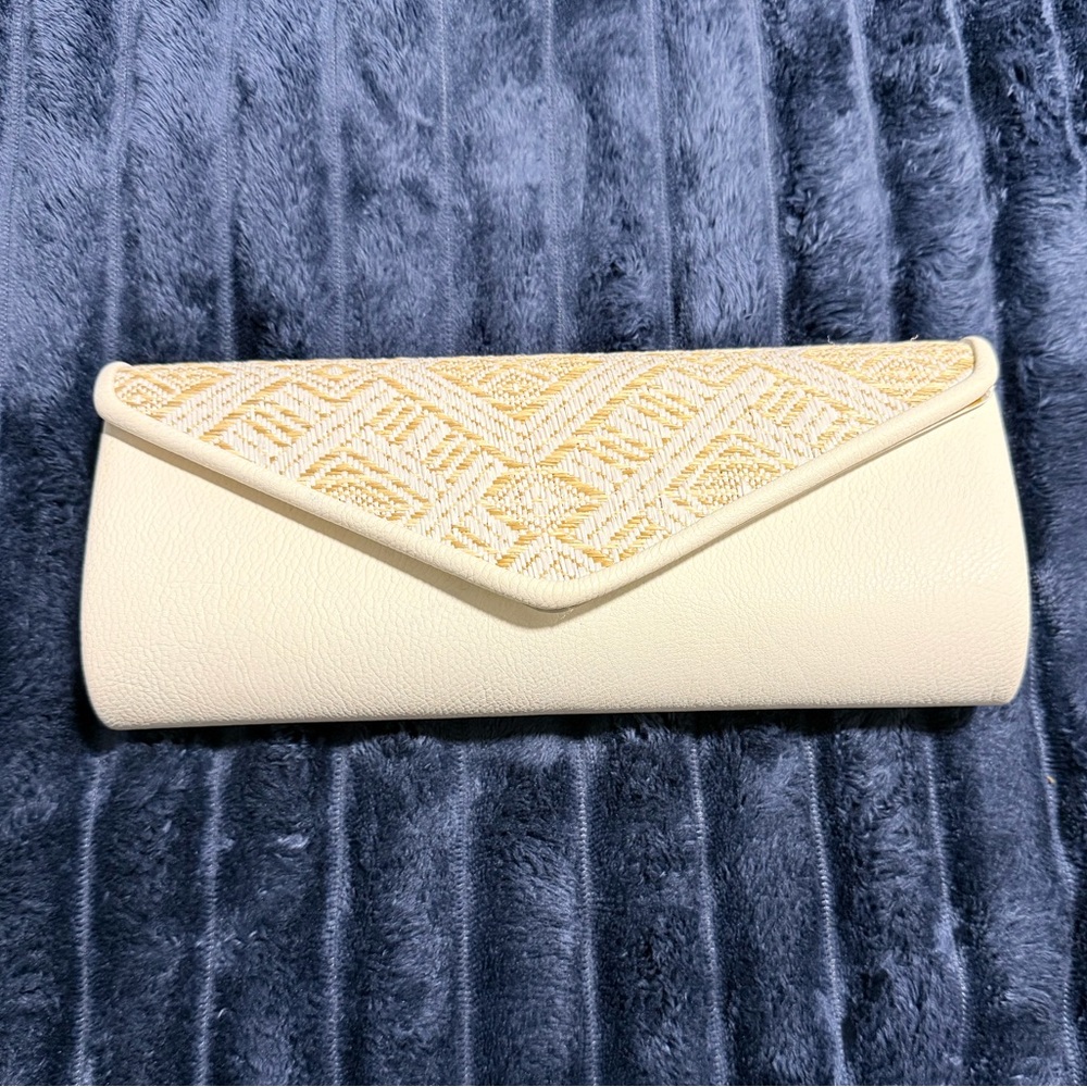 Sleek Kelly & Katie Clutch/Crossbody Bag with removable gold chain